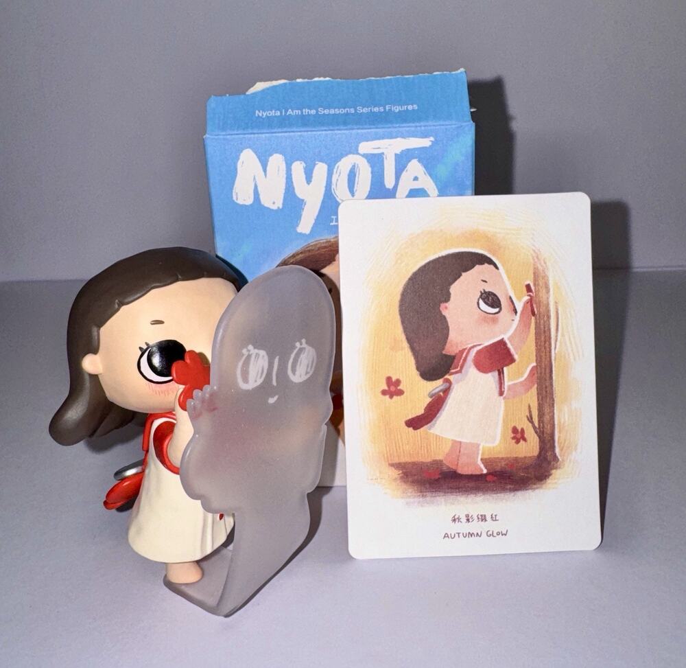 Pop Mart Nyota I am the Seasons Confirmed Figure Autumn Glow
